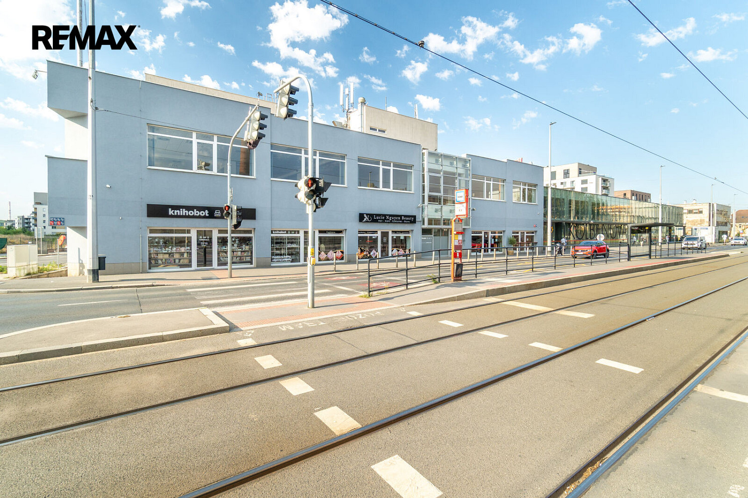 Pronájem kanceláře 2 800 m² – fotografie 3