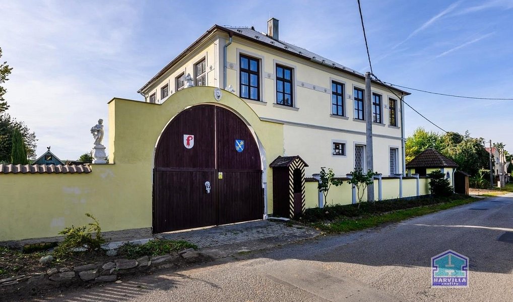 Prodej domu 310 m² s pozemkem 1 477 m², Bor – náhled fotky 2