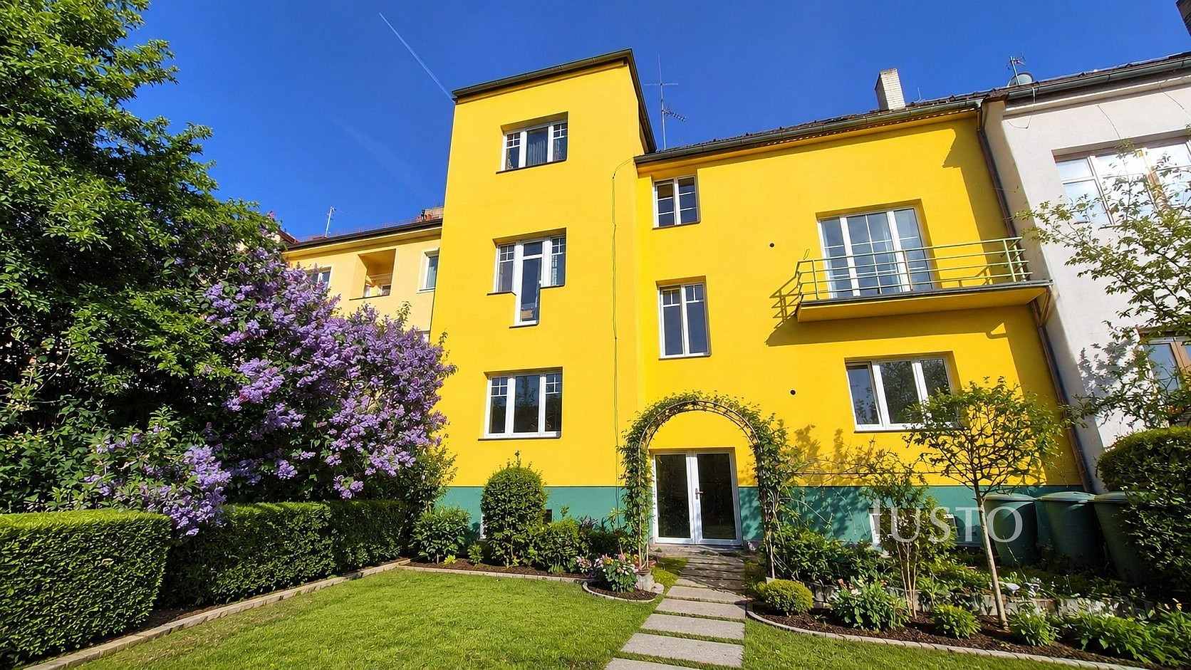 Prodej domu 454 m² s pozemkem 1 145 m²
