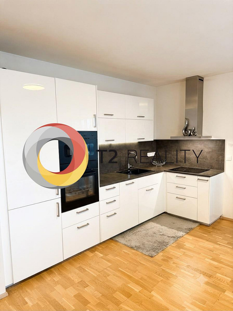 Pronájem bytu 2+kk 63 m² – pohled 2