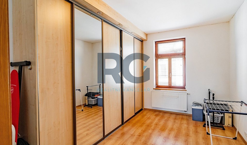 Prodej domu 568 m² s pozemkem 903 m², Písek – náhled fotky 32