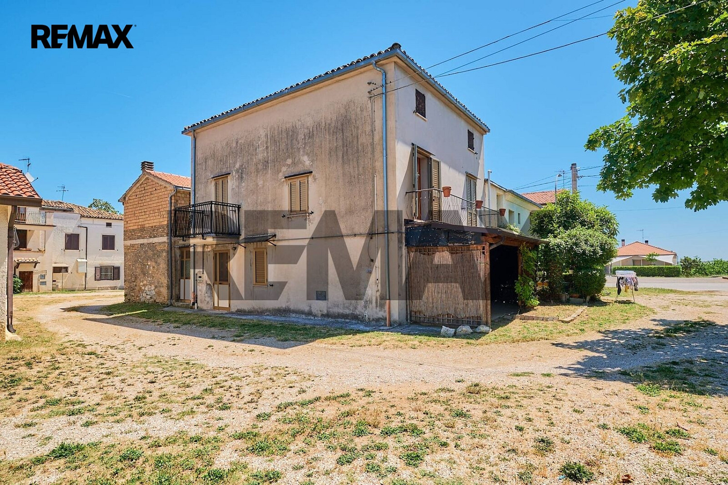 Casa – Ari - Altro