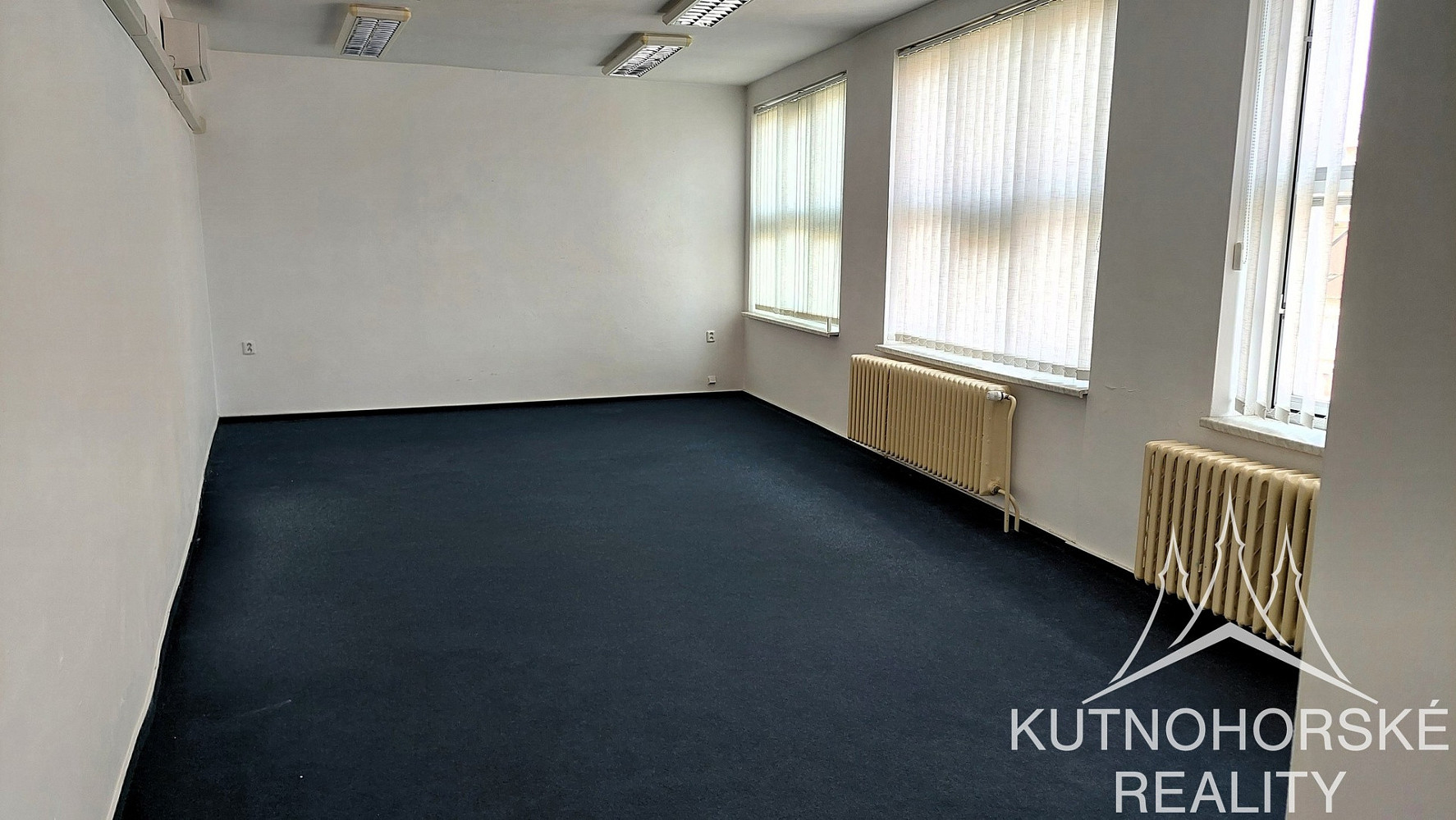 Pronájem kanceláře 43 m² – fotografie 3