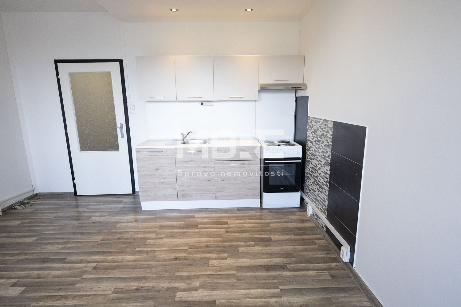 Pronájem bytu 1+kk 32 m² – fotografie 2
