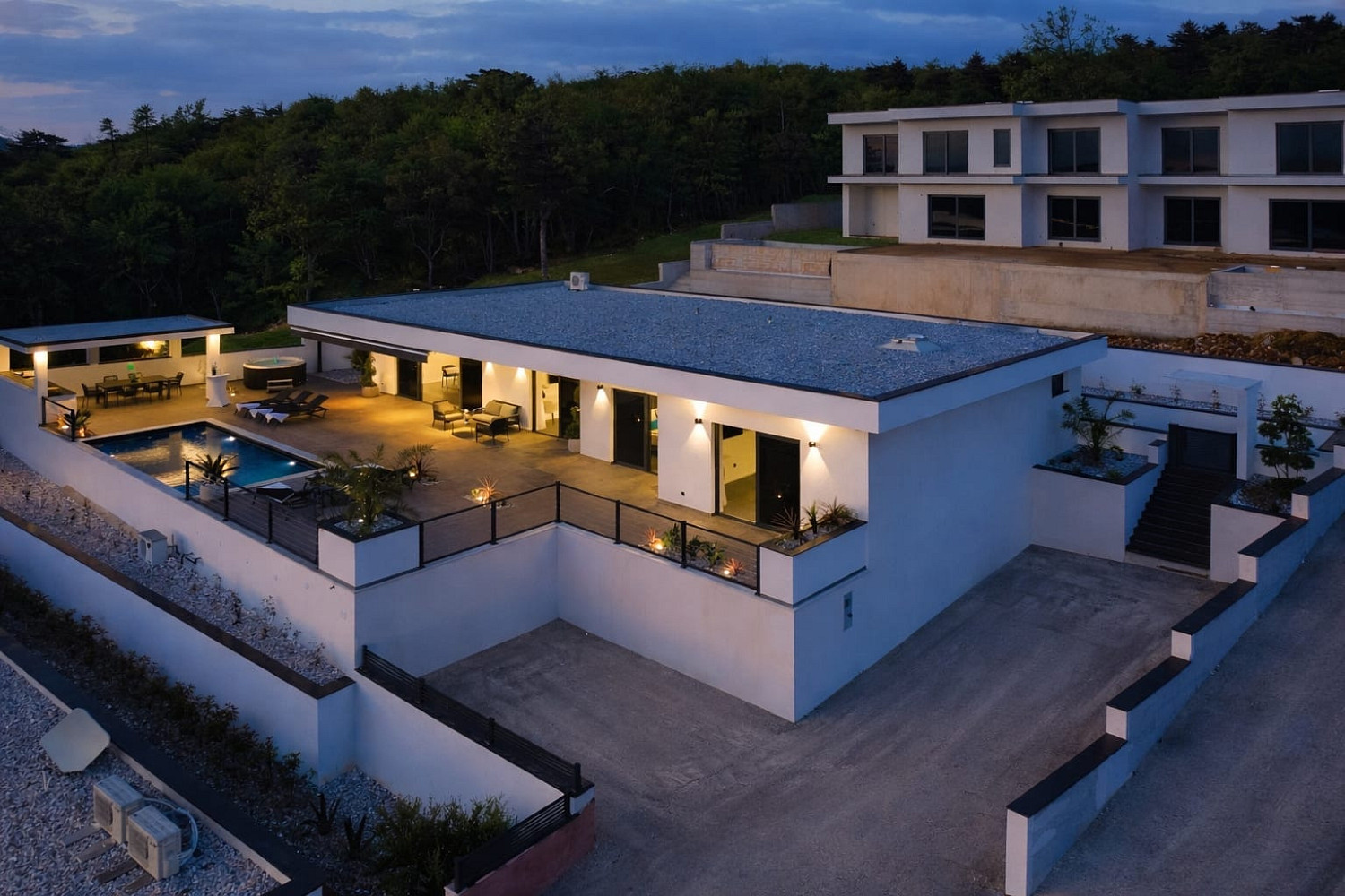 Prodej domu 186 m² s pozemkem 700 m²