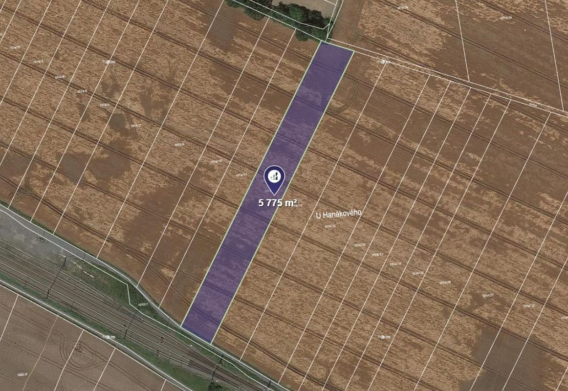 Prodej pole 2 888 m²