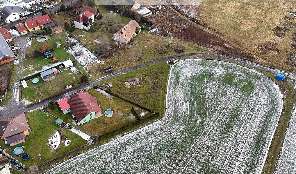 Prodej stavebního pozemku 2 198 m², Kovanec – náhled fotky 3