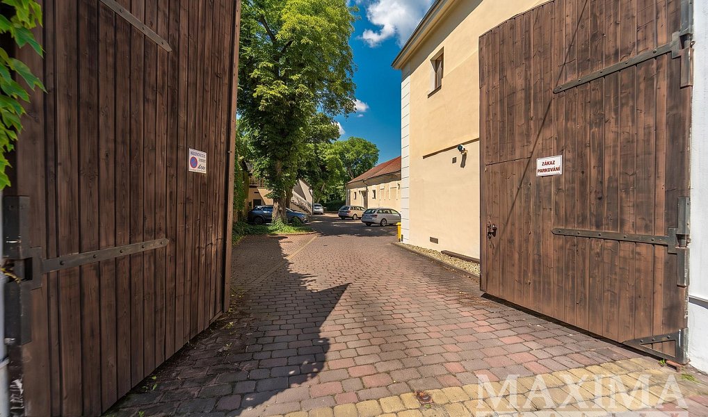 Prodej domu 250 m² s pozemkem 1 117 m², Praha – náhled fotky 5