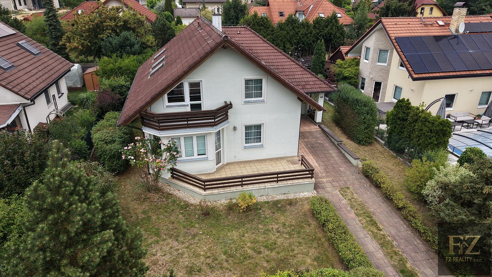 Prodej domu 159 m² s pozemkem 612 m² – fotografie 2