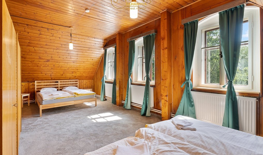 Prodej domu 331 m² s pozemkem 8 030 m², Tanvald – náhled fotky 2