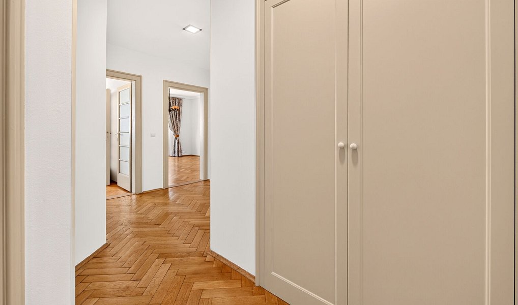 Prodej bytu 3+1 96 m², Praha – náhled fotky 39