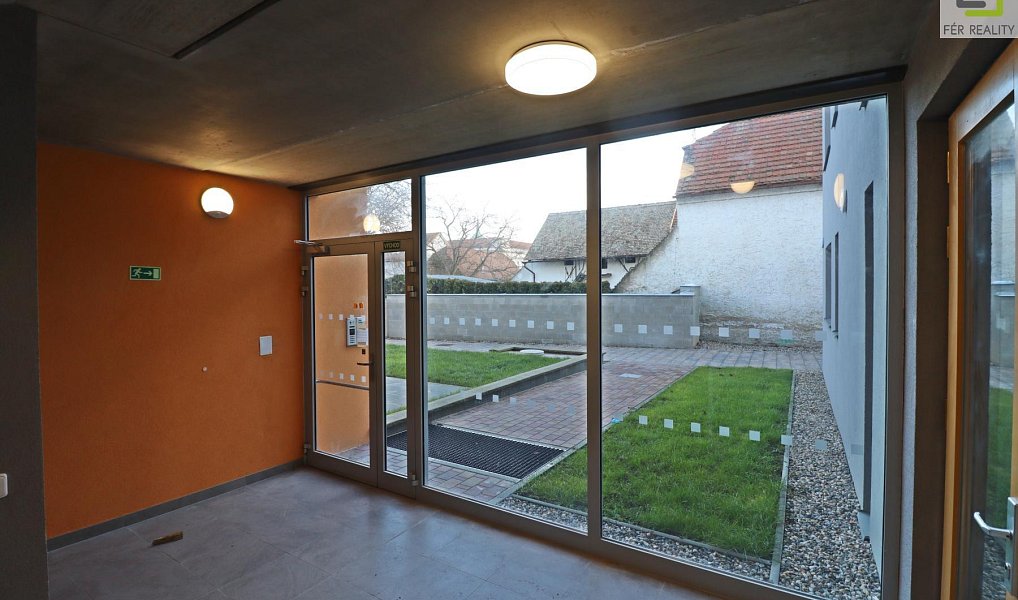 Pronájem bytu 1+kk 40 m², Brozany nad Ohří – náhled fotky 10