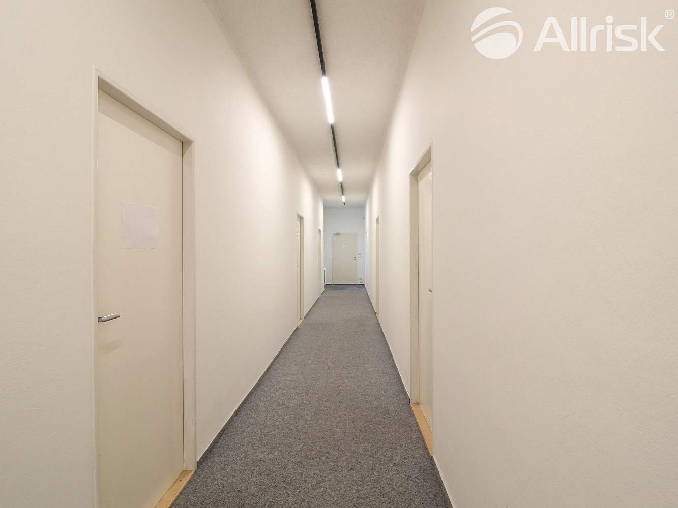 Pronájem kanceláře 35 m² – fotografie 4