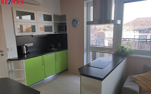 Pronájem bytu 1+kk 35 m², Pichlova, Pardubice - Zelené Předměstí