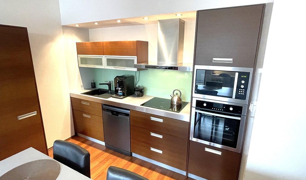 Prodej bytu 3+kk 95 m², Jesenice – náhled fotky 7