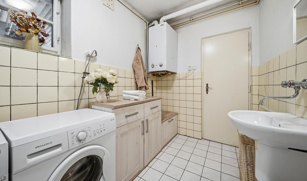 Prodej domu 228 m² s pozemkem 842 m², Holice – náhled fotky 15