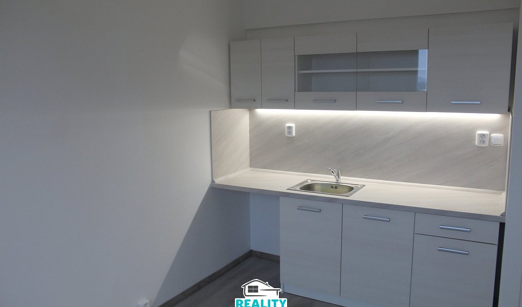 Pronájem bytu 1+kk 22 m², Ústí nad Labem – náhled fotky 2
