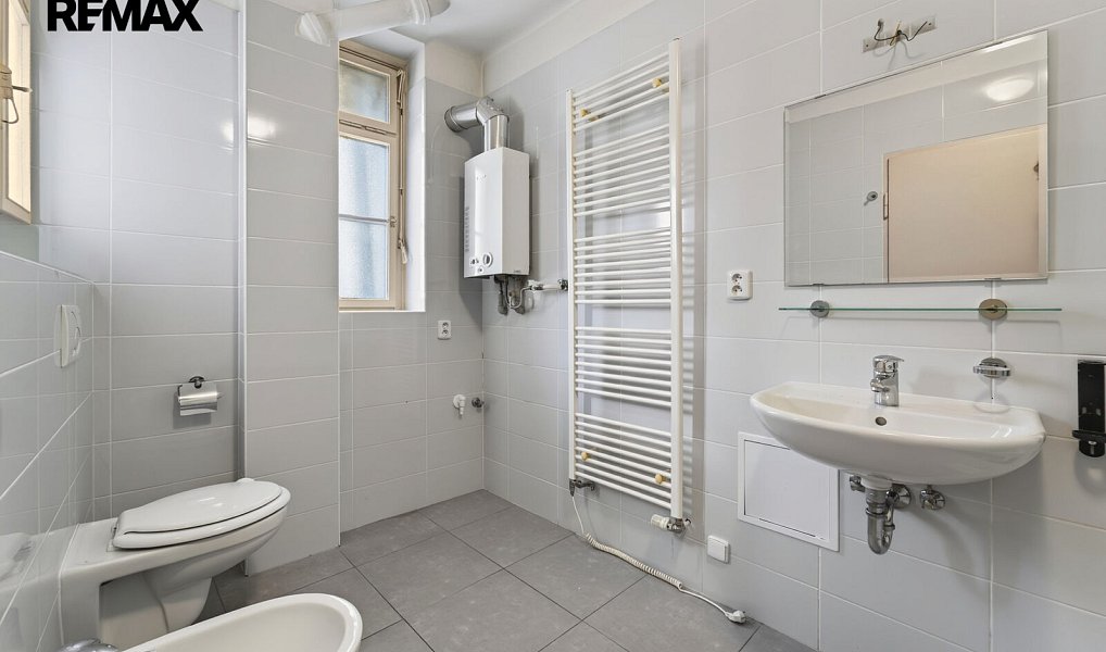Pronájem bytu 3+1 130 m², Praha – náhled fotky 16