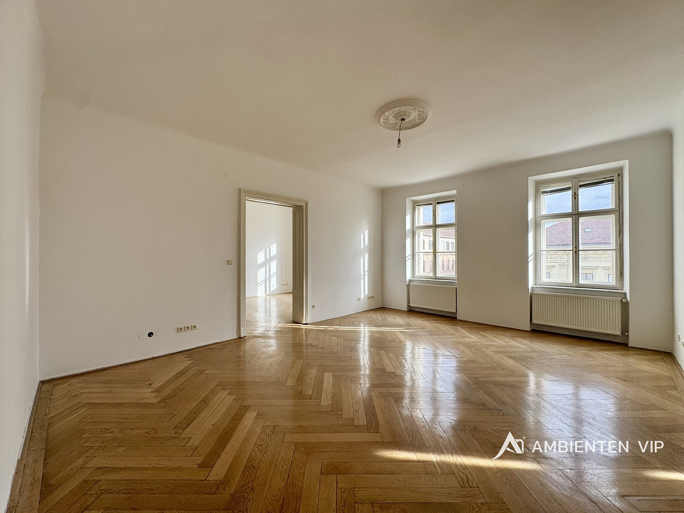 Pronájem kanceláře 316 m² – fotografie 2