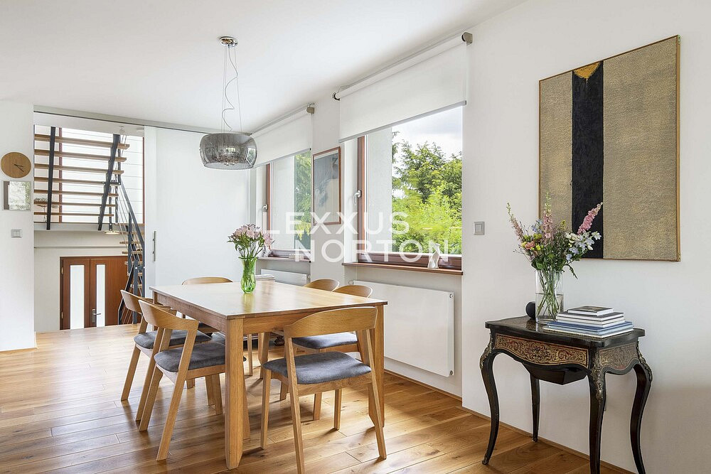 Prodej domu 278 m² s pozemkem 323 m² — photo 2