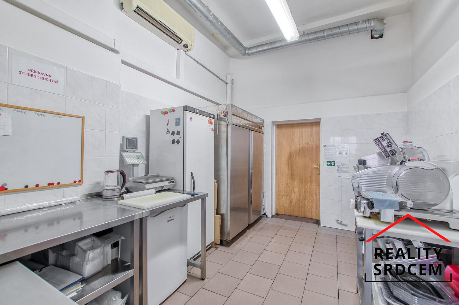 Pronájem obchodních prostor 113 m² – fotografie 5