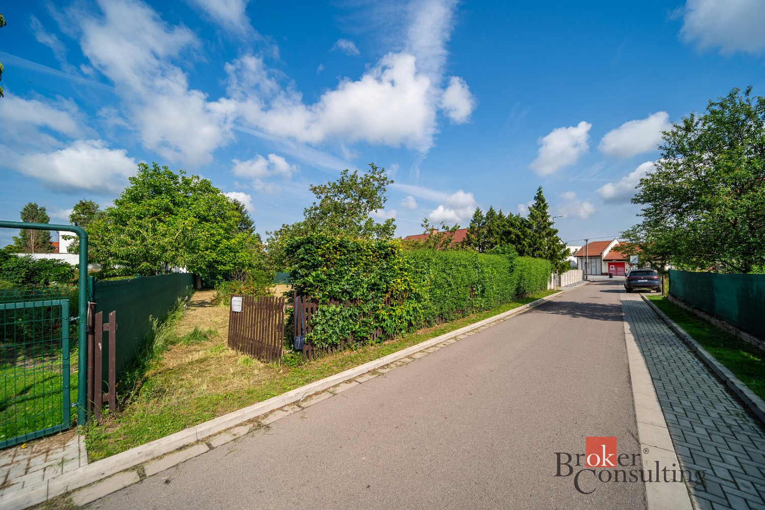 Prodej stavebního pozemku 569 m² – fotografie 2