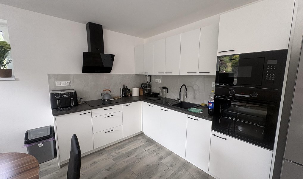 Prodej domu 300 m² s pozemkem 632 m², Nová Paka – náhled fotky 17