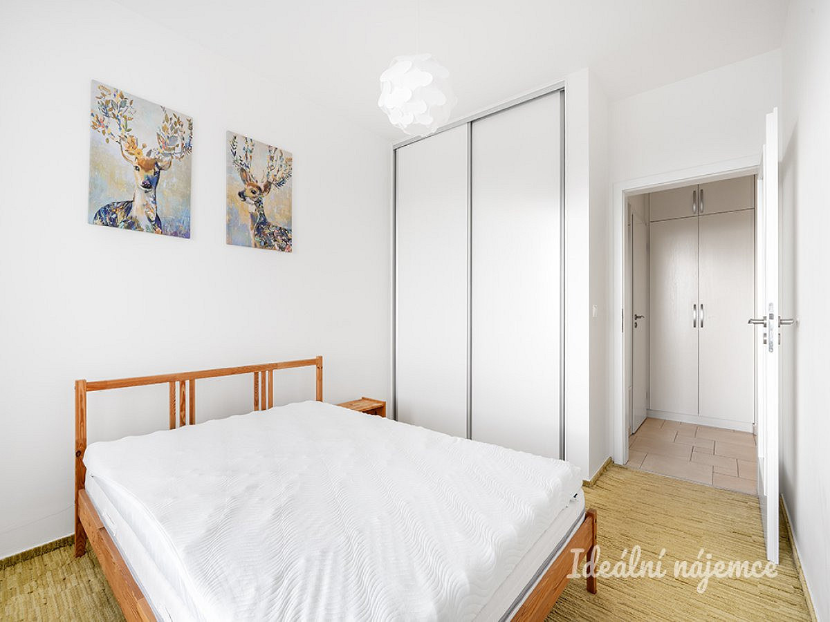 Pronájem bytu 2+kk 52 m² – fotografie 3