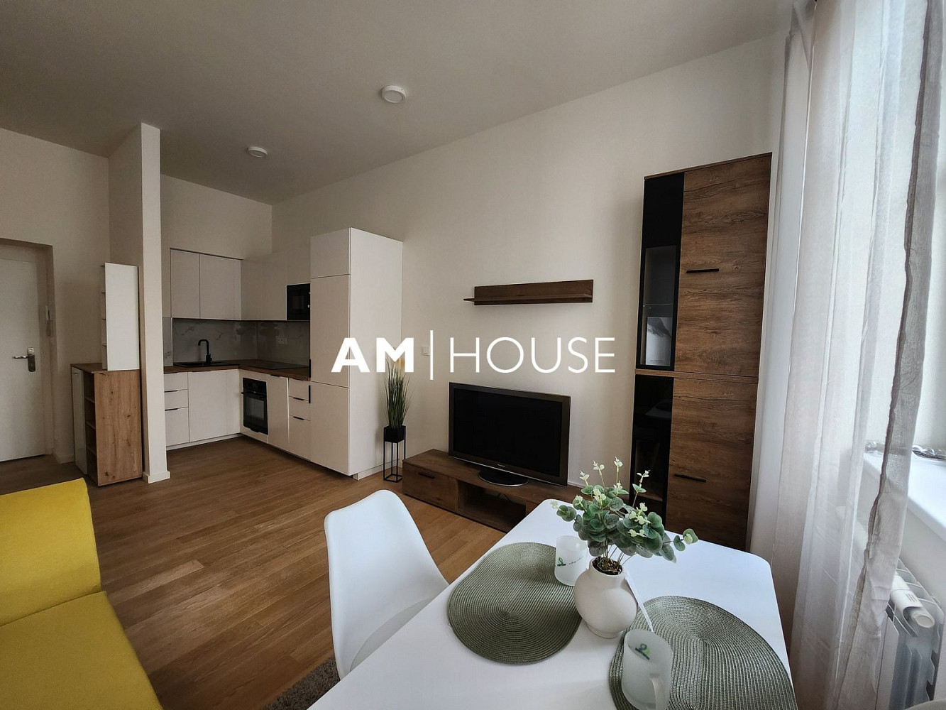 Pronájem bytu 2+kk 40 m² – fotografie 2