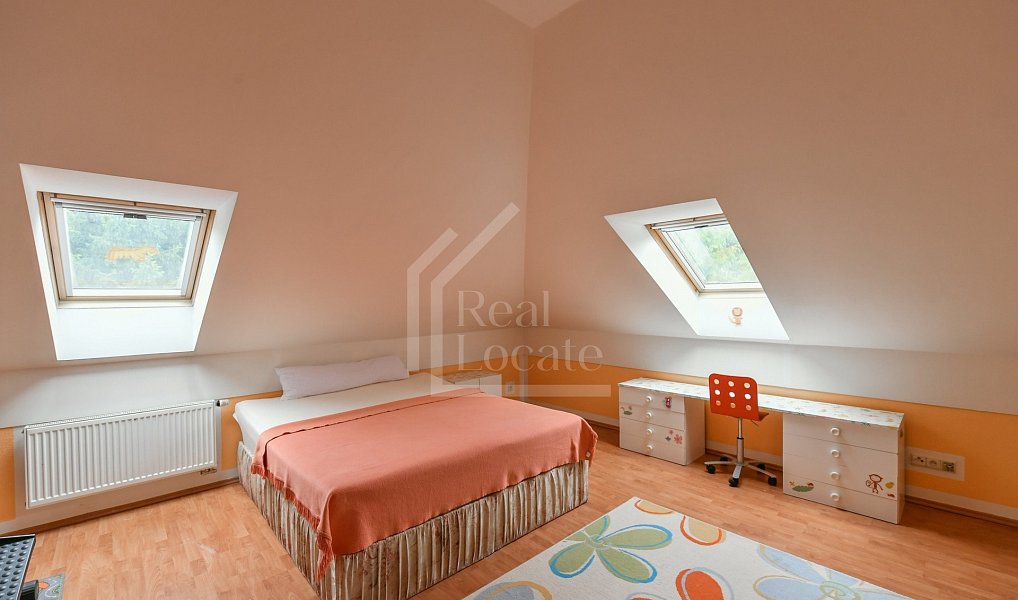 Pronájem domu 310 m² s pozemkem 814 m², Praha – náhled fotky 11