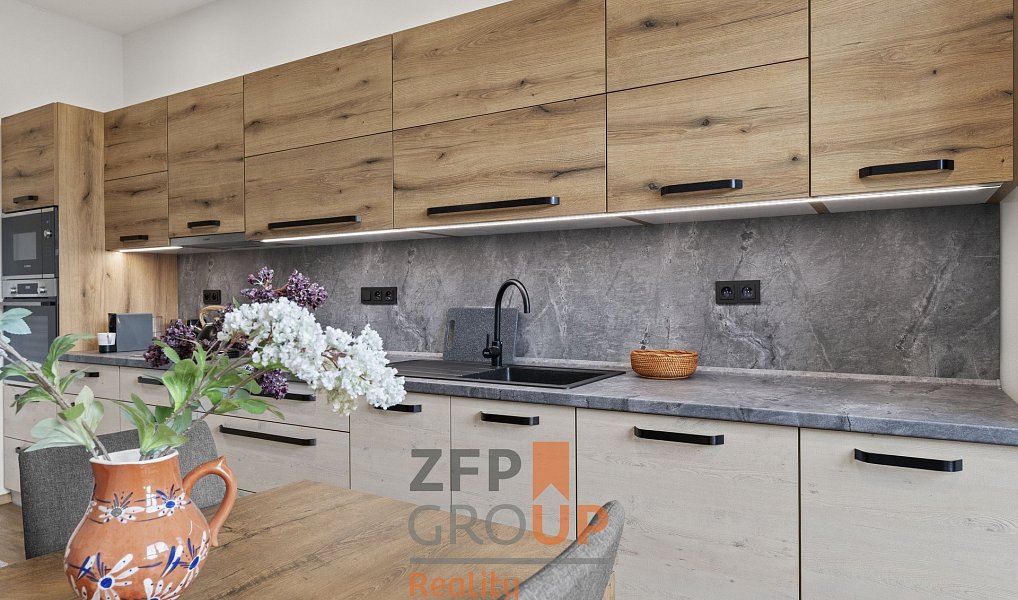Prodej domu 1 200 m² s pozemkem 381 m², Náchod – náhled fotky 11