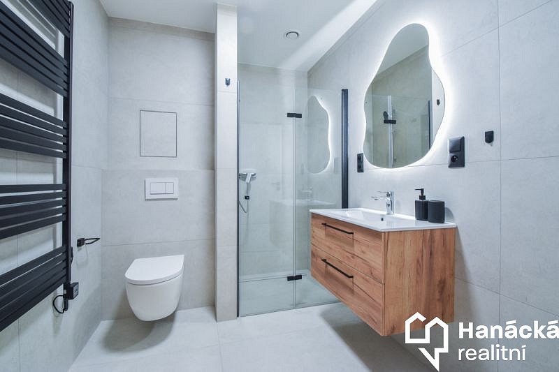Pronájem bytu 2+kk 62 m² - Widok 3