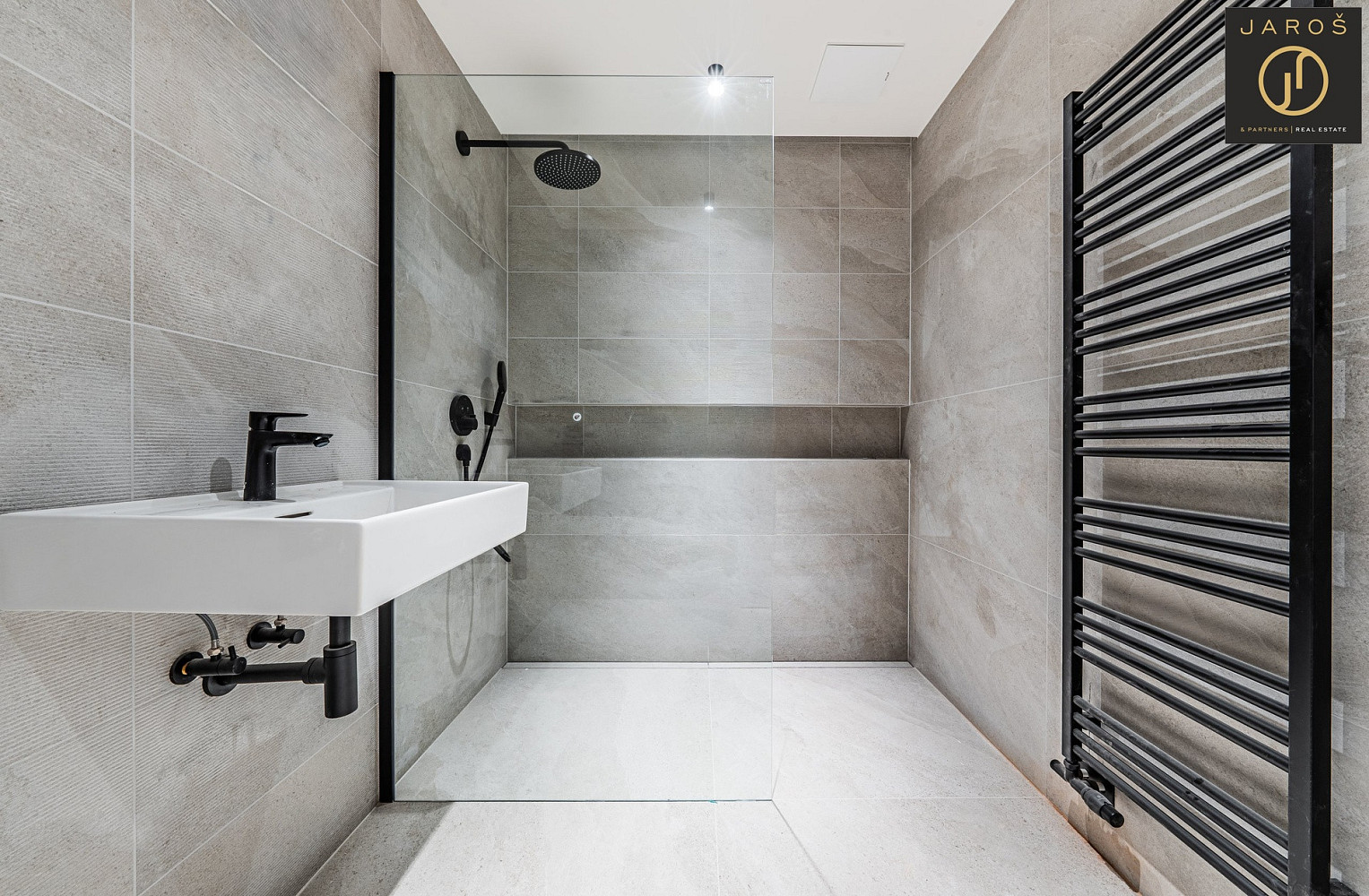 Prodej ubytovacího objektu 92 m² – pohled 3