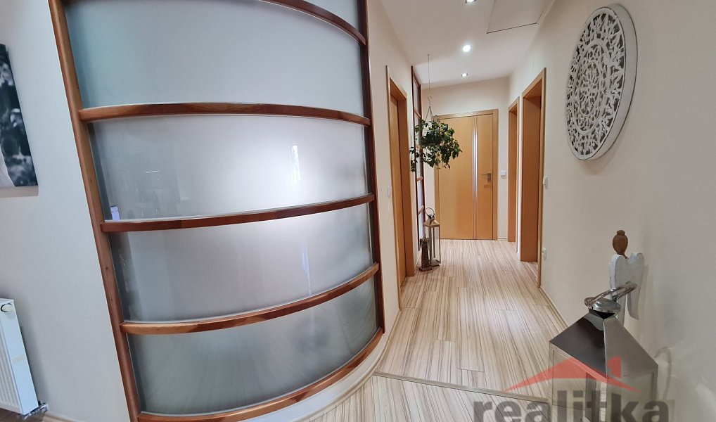 Prodej domu 334 m² s pozemkem 533 m², Opava – náhled fotky 16