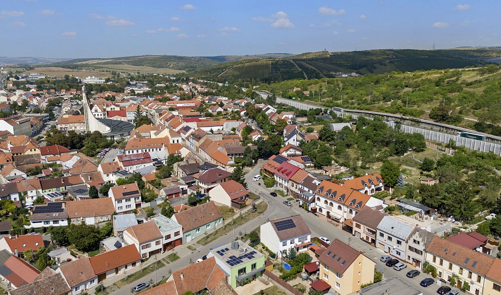 Prodej ubytovacího objektu 1 000 m², Hustopeče – náhled fotky 5