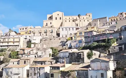 Prodej domu 80 m² s pozemkem 30 m², Castroreale, Sicílie, Itálie