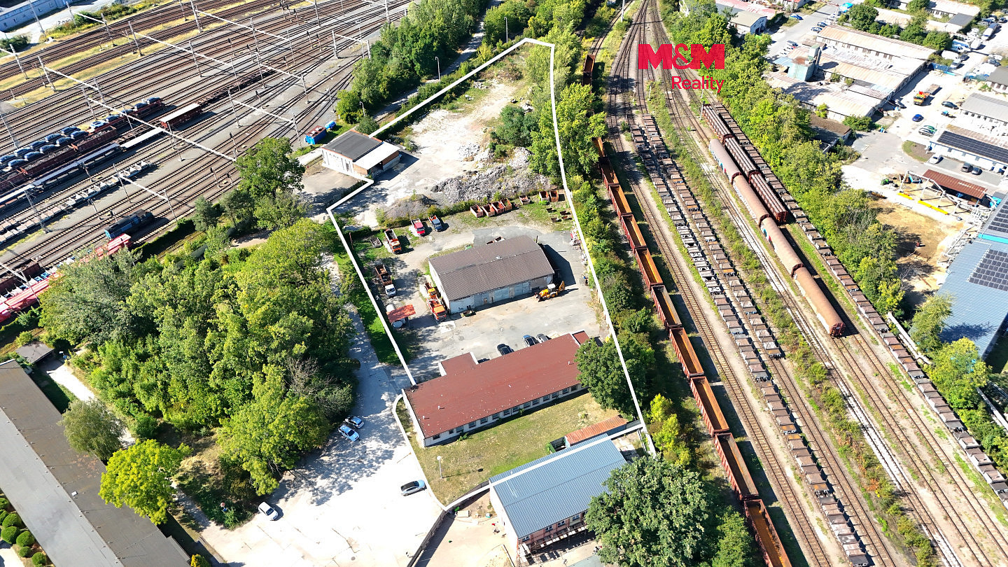 Prodej obchodních prostor 483 m²