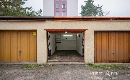Pronájem zděné garáže 19 m2, Náchodská č. e. 1517 , Tábor, Tábor