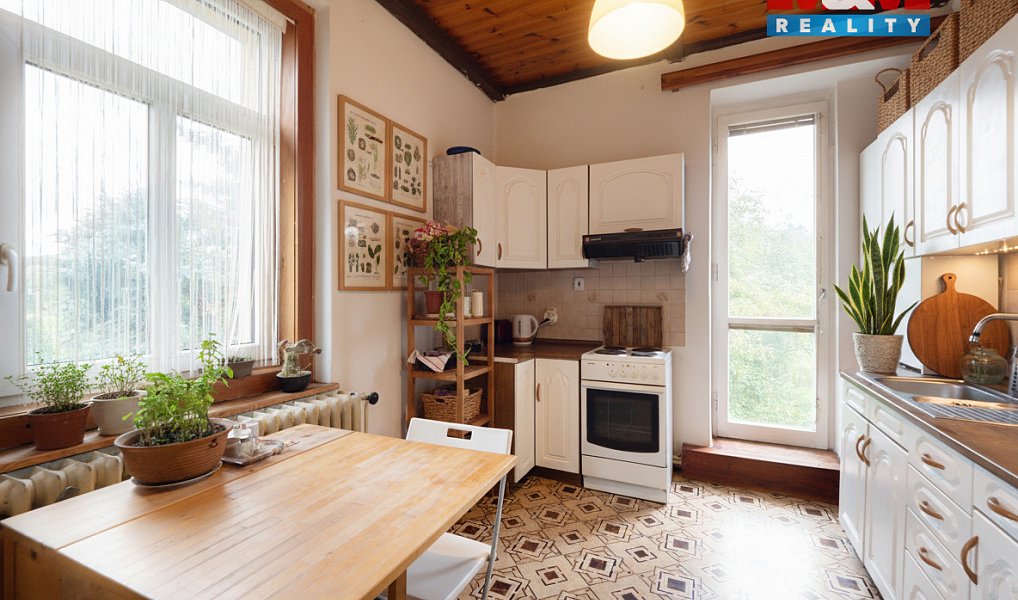 Prodej ubytovacího objektu 640 m², Želízy – náhled fotky 6