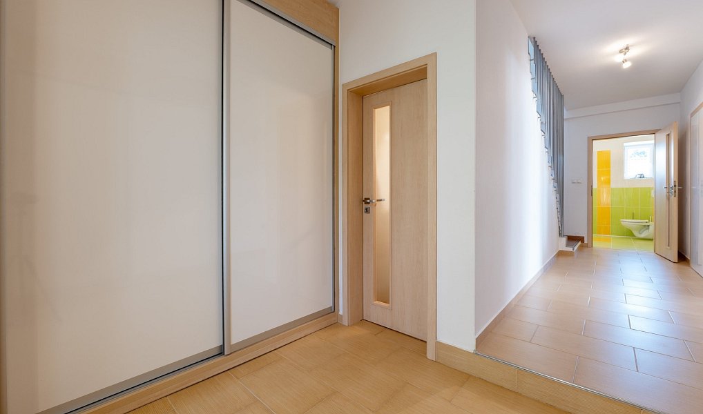 Prodej domu 252 m² s pozemkem 1 198 m², Lísek – náhled fotky 8