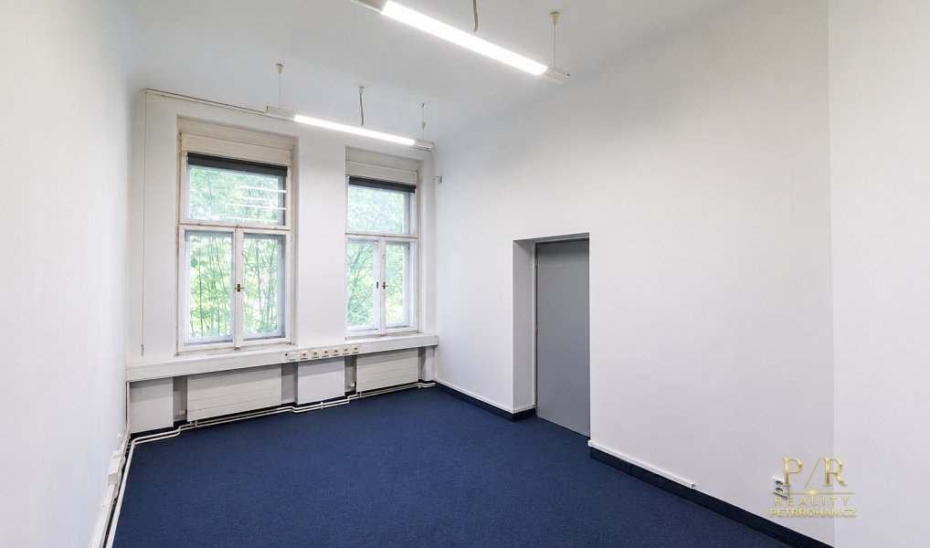 Pronájem kanceláře 15 m², Karlovy Vary – náhled fotky 6