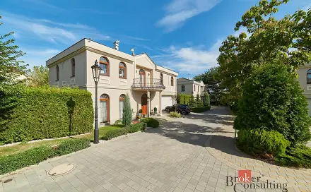 Pronájem domu 243 m² s pozemkem 156 m², Nebušická, Praha 6 - Nebušice