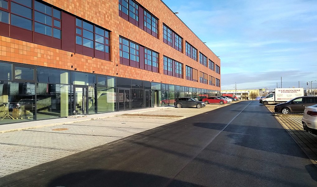 Pronájem obchodních prostor 557 m², Plzeň – náhled fotky 2
