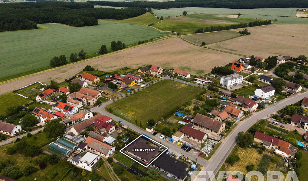 Prodej domu 227 m² s pozemkem 513 m², Sopřeč – náhled fotky 24