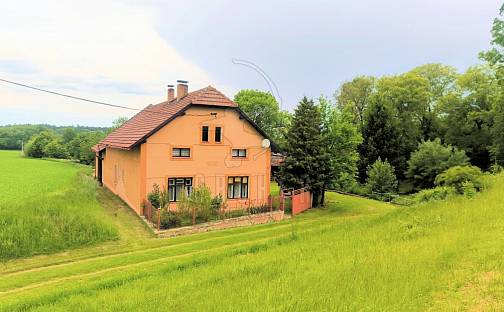 Prodej domu 335 m² s pozemkem 5 044 m², Zásmuky - Nesměň, okres Kolín