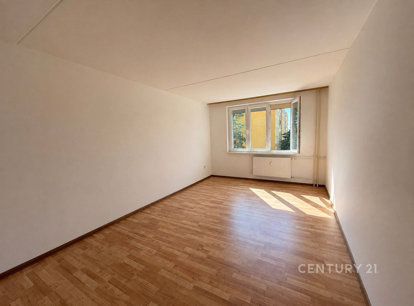 Pronájem bytu 2+kk 41 m² – fotografie 3