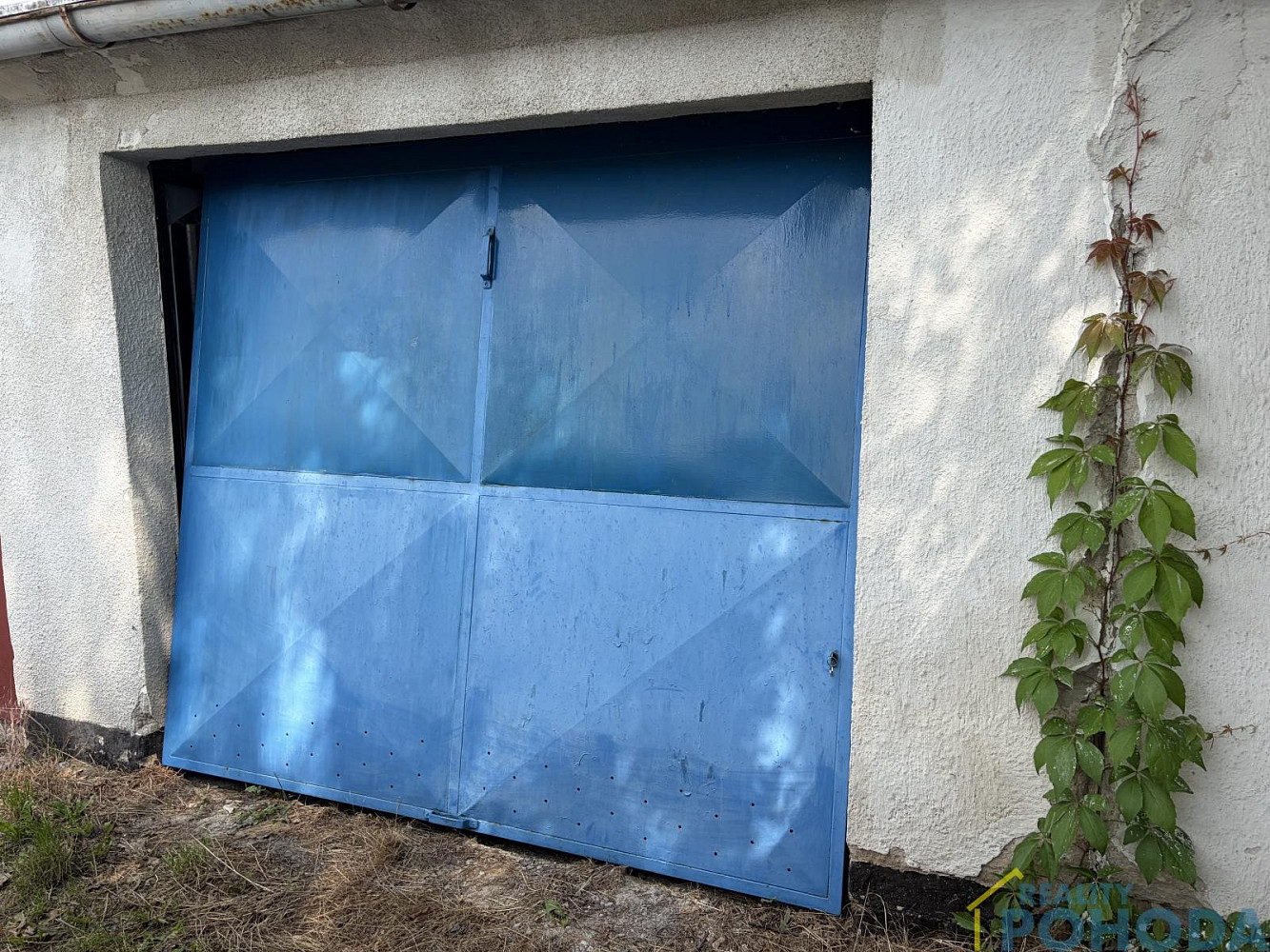 Prodej prostorné garáže 23 m2 v sídlišti družba ve vysokém mýtě — photo 3
