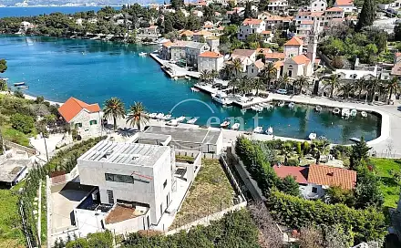 Prodej domu 370 m² s pozemkem 1 028 m², Supetar, Chorvatsko