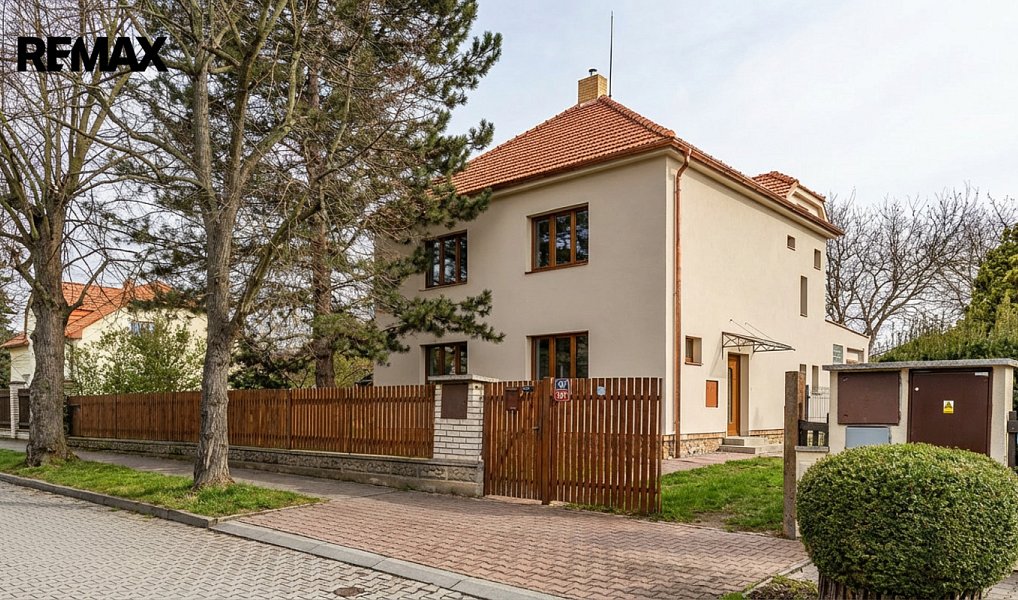 Prodej domu 235 m² s pozemkem 1 359 m², Praha – náhled fotky 8