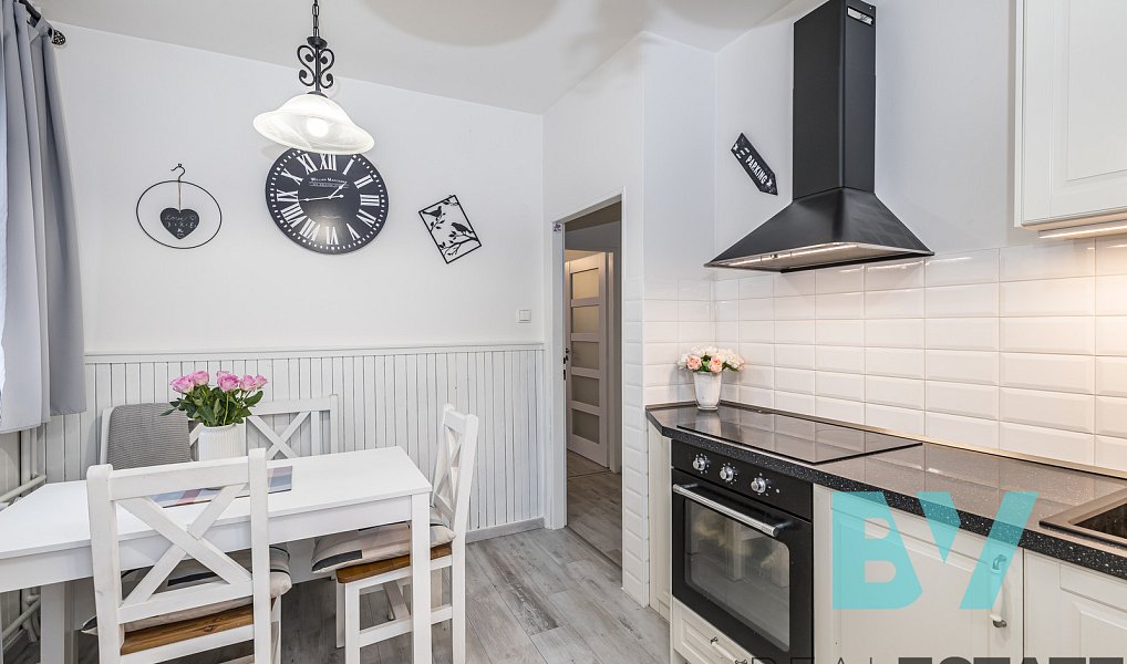 Prodej domu 308 m² s pozemkem 731 m², Praha – náhled fotky 9